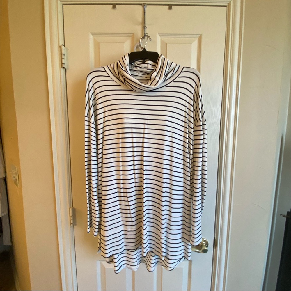 Liz Claiborne weekend wear top